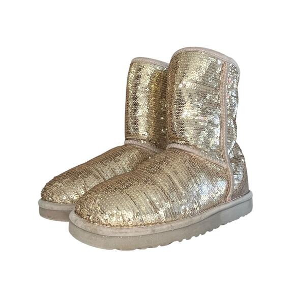 ***SOLD*** UGG Classic Short Sequin Bling Boots Insulated Size 8 Silver - Picture 2 of 5